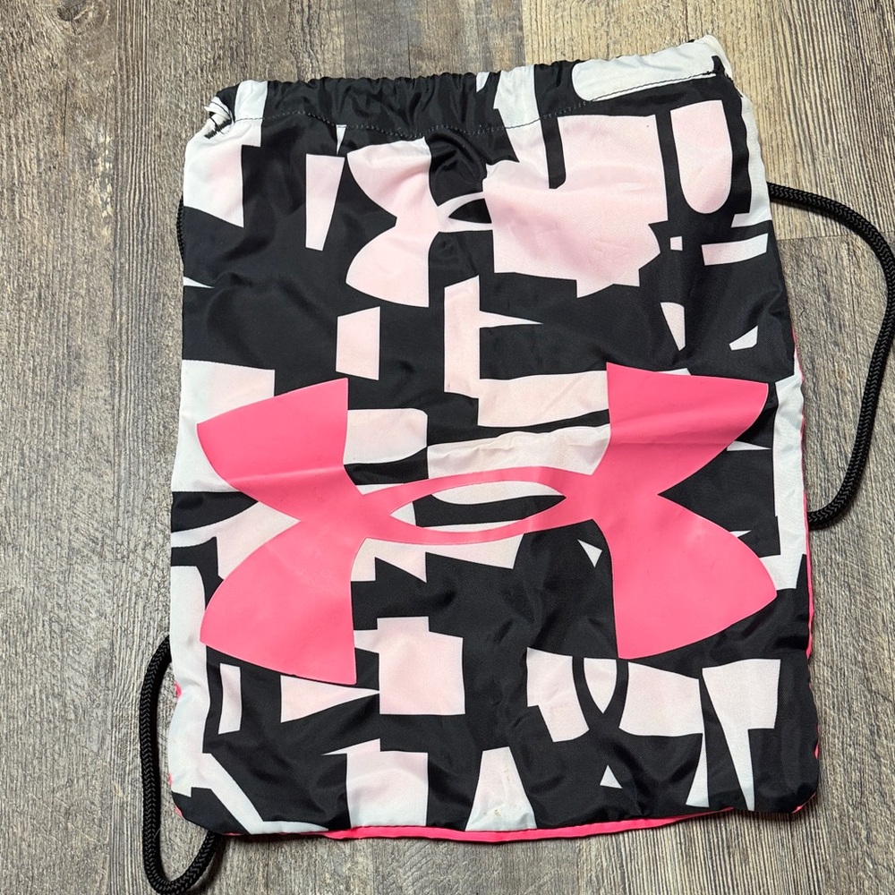 Under Armour Black and Pink Graphic Drawstring Bag
